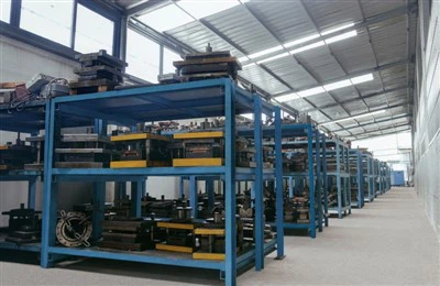 धातु मुद्रांकन मर जाता है